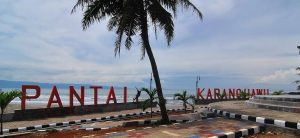 pantai karang hawu sukabumi