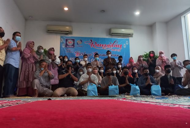 Universitas BSI Cikarang Berbagi Ilmu dan Berikan Santunan Kepada Masyarakat Desa Pasirsari