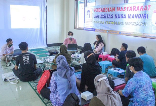 Dosen Universitas Nusa Mandiri Beri Pelatihan Microsoft Office untuk Pengelolaan Administratif di IKRIMA