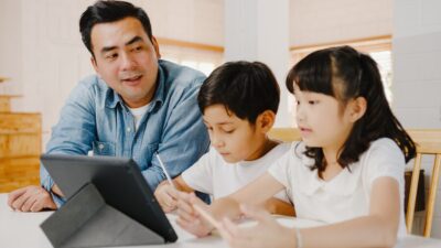 Tips Parenting Modern 2024: Menghadapi Tantangan dan Peluang