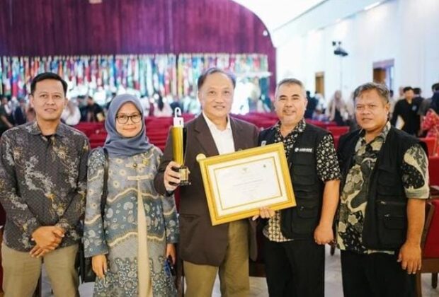 Karawang Raih Predikat Kabupaten Informatif dengan Skor Tertinggi di Jawa Barat