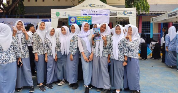 SMAN 1 Patokbeusi Subang Gelar Edu Fair 2024, BSI Cikampek Ajak Siswa Raih Mimpi