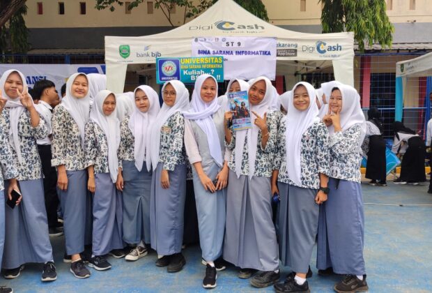 SMAN 1 Patokbeusi Subang Gelar Edu Fair 2024, BSI Cikampek Ajak Siswa Raih Mimpi
