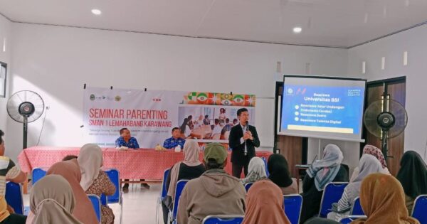 Seminar Parenting di SMAN 1 Lemahabang: Dorongan untuk Pendidikan Lebih Tinggi