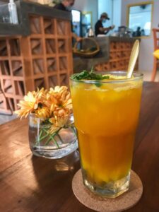 Jus Nanas dan Kunyit: Kombinasi Super untuk Kesehatan Tubuh