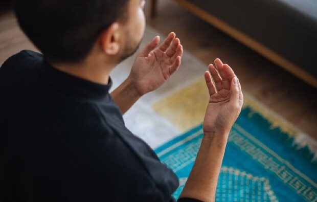 Keistimewaan Berdoa di Hari Jumat: Momentum Mustajab yang Tidak Boleh Dilewatkan