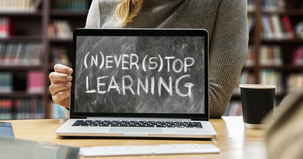 Mengapa Belajar Tak Mengenal Usia: Menjelajahi Perjalanan Belajar Seumur Hidup