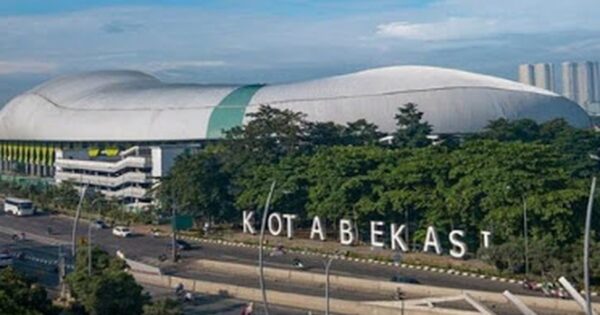 Menyambut Tahun Baru di Bekasi: Dari Cahaya Kota hingga Cerita Mahasiswa