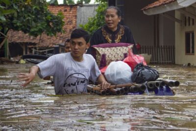 Banjir Karawang: Bupati Imbauan Warganya Mengungsi