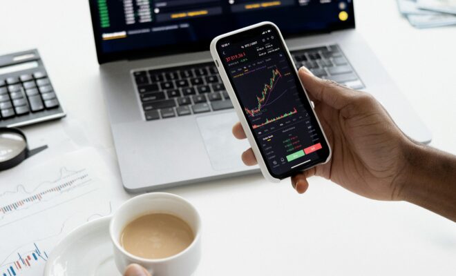 Literasi Istilah Saham sebagai Fondasi Pengambilan Keputusan Investasi di Era Digital