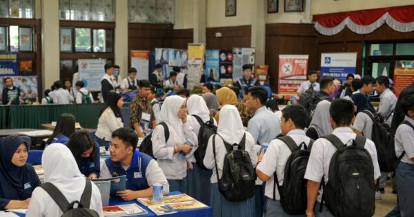 UBSI Hadir di Edufair SMAN 19 Kota Bekasi